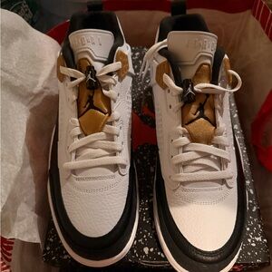 Air Jordan Spizike Low “Black/Metallic Gold”